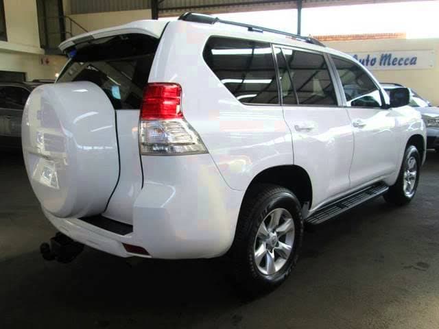 Geesha Tourist Car Rent (Rs.8000) gallery 2