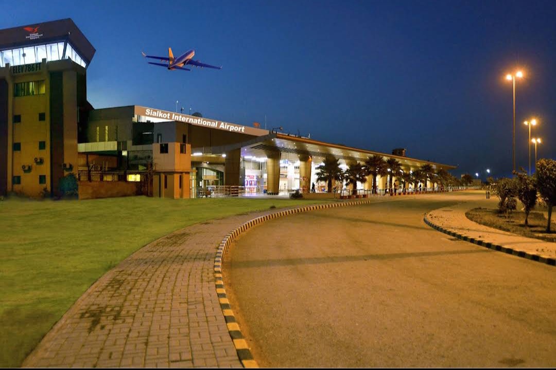 Sialkot Airport Rent A Car (Taxi Services) gallery 3