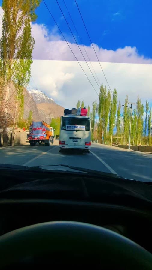 Rent car service Skardu Sadaqat travels gallery 3