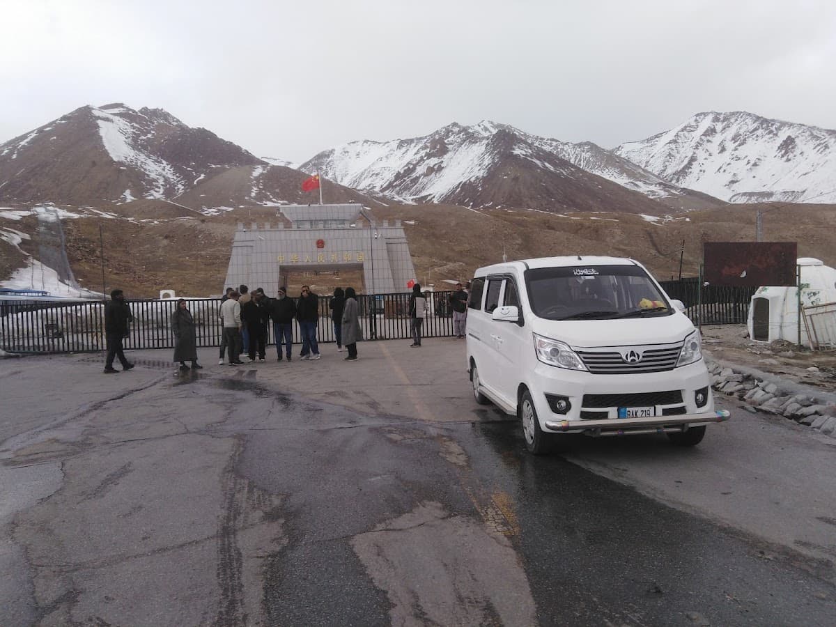 Nadir Rant a Car WahCantt gallery 3