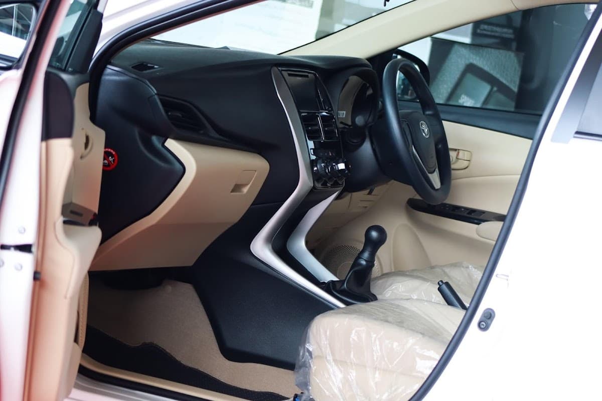 Badshah Car Rental بادشاہ رینٹ اے کار gallery 5