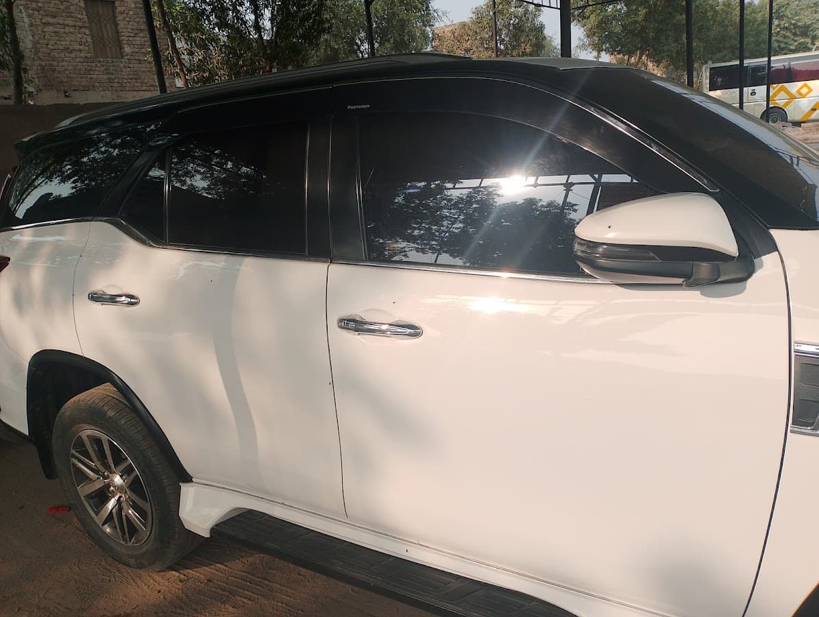 Chandia Car Rentals Bhawalpur gallery 4