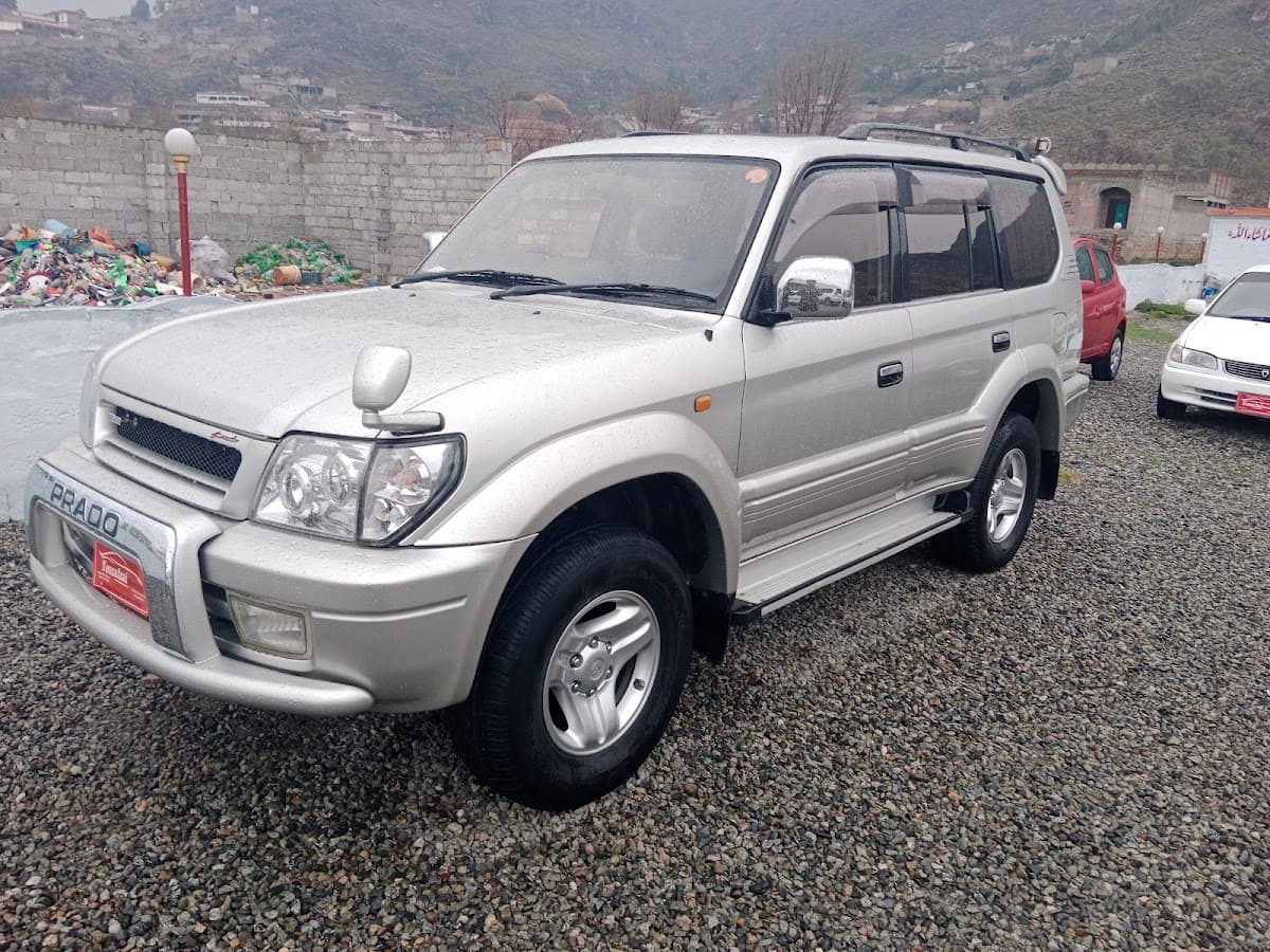 Skardu rent a car