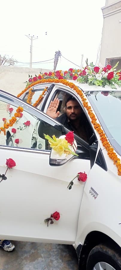 Aslam Bhatti rent A car gallery 2